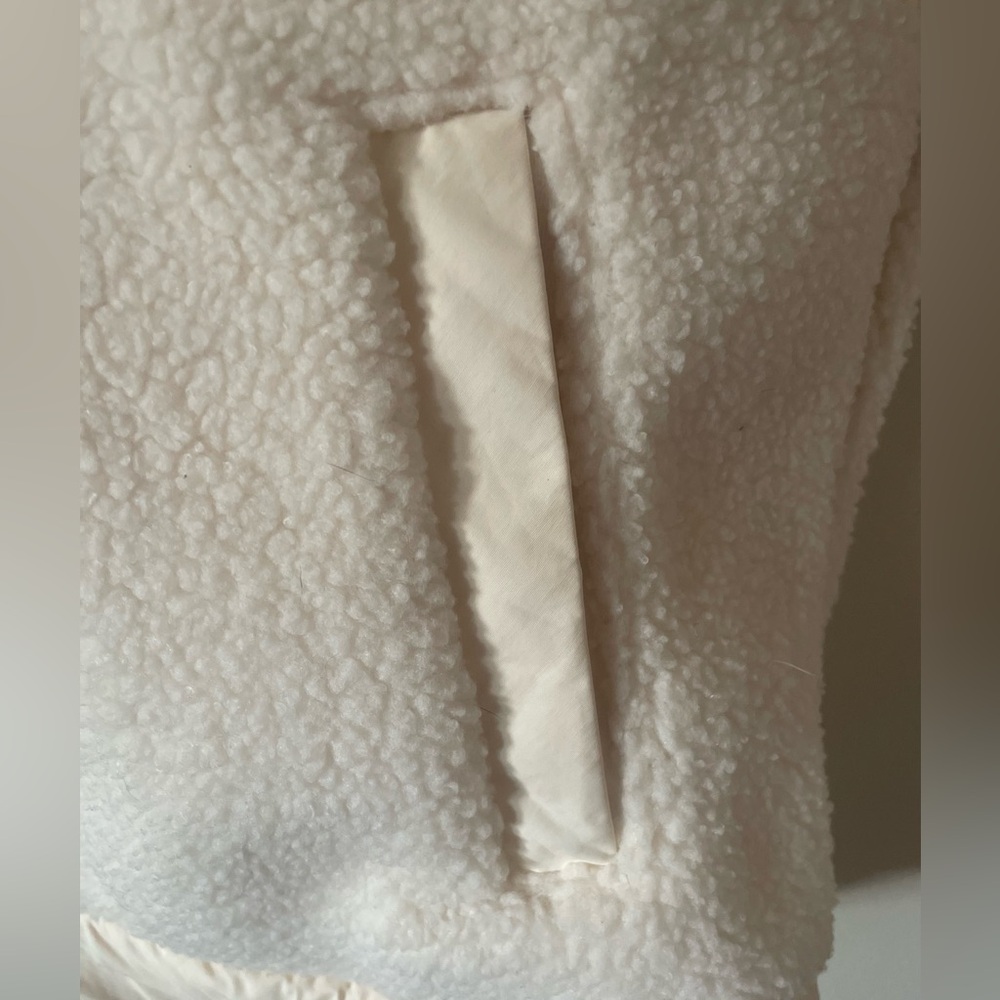Natural Reflections White Fleece Vest - Picture 5 of 7